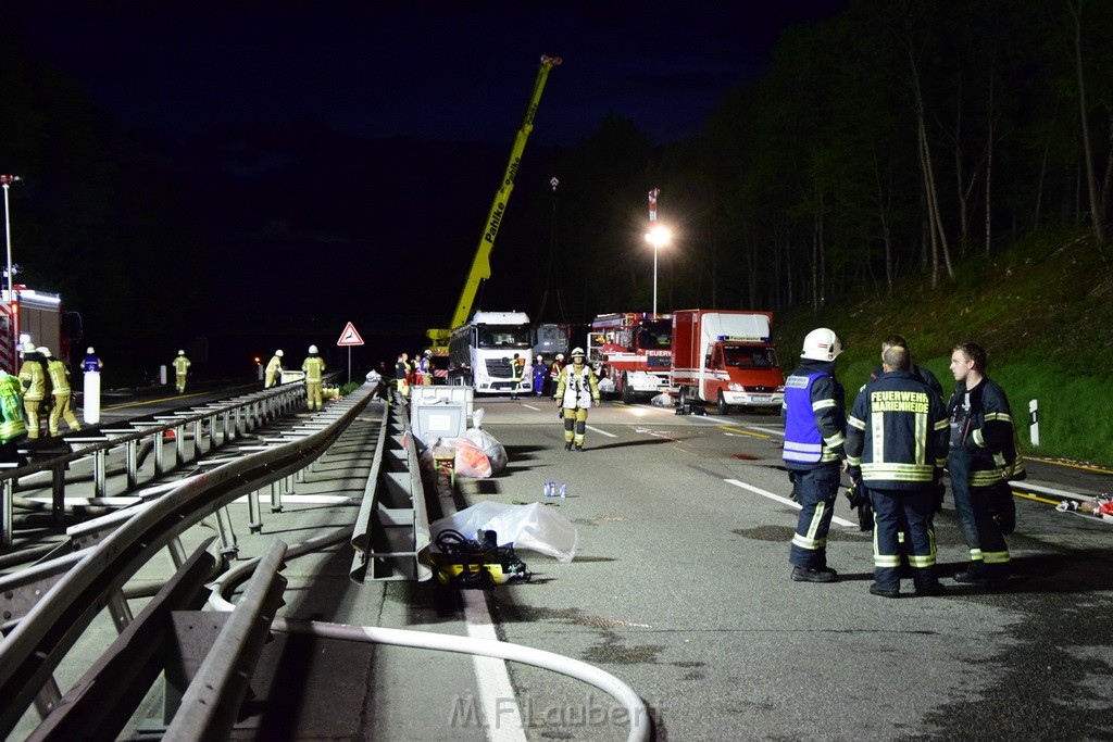 VU Gefahrgut LKW umgestuerzt A 4 Rich Koeln Hoehe AS Gummersbach P669.JPG - Miklos Laubert